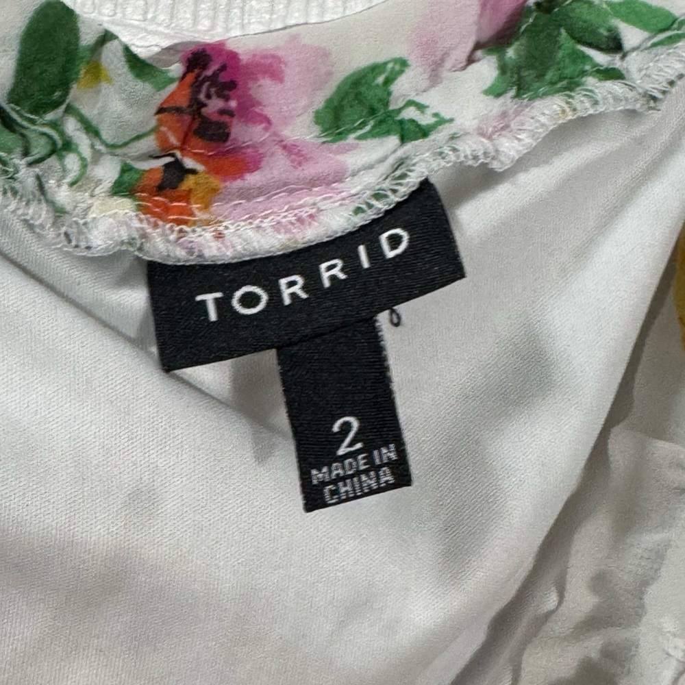 Torrid Floral Off-Shoulder Maxi Dress in White 2X - Picture 6 of 9